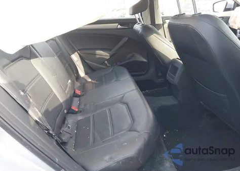 2015 Volkswagen Passat 1.8T Limited Edition z USA, uszkodzony, nr VIN 1VWAT7A37FC080463